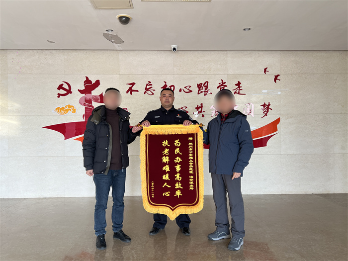 膠州公安：寒風(fēng)中一幕幕熱乎乎的暖心時(shí)刻